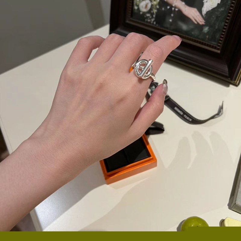 H**mes rings